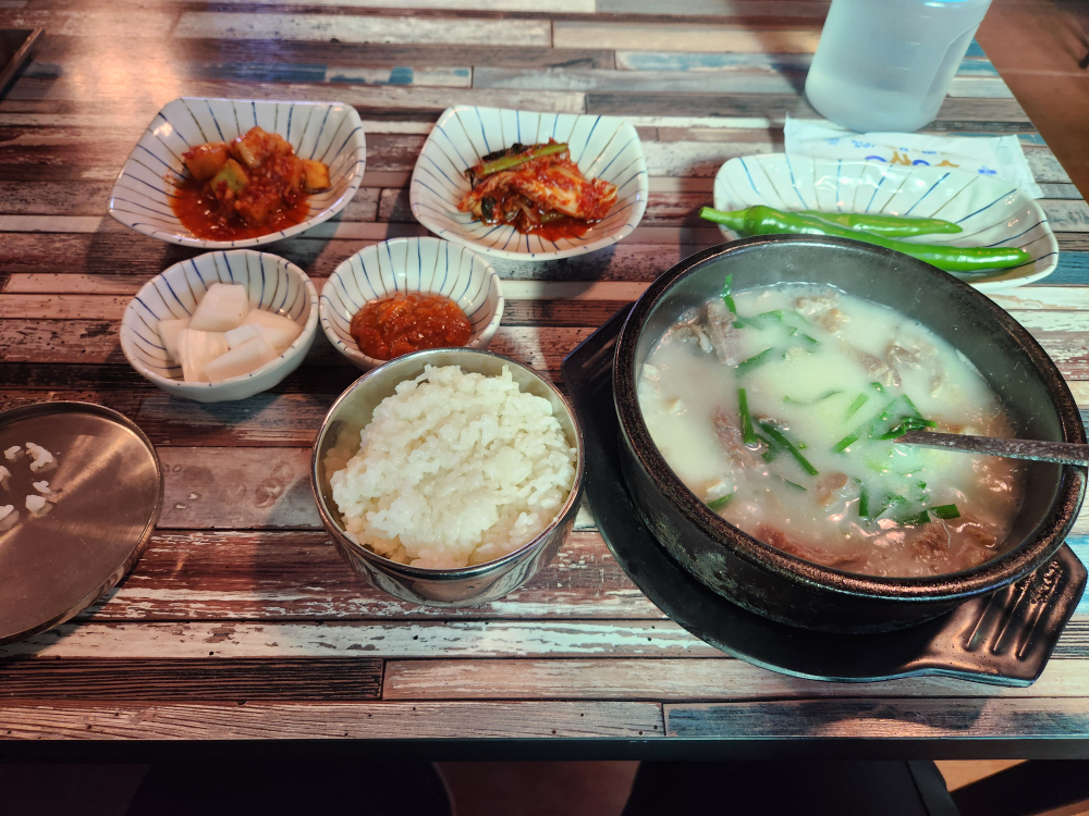 Chaeseowonbyeongcheonsundaegukbap (채서원병천순대국밥) 2