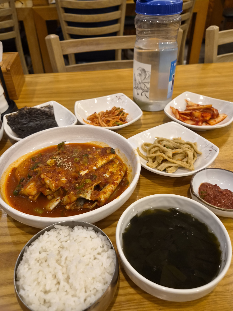 Jejutteulhyanggalchijeonmunjeom (제주뜰향갈치전문점) 1