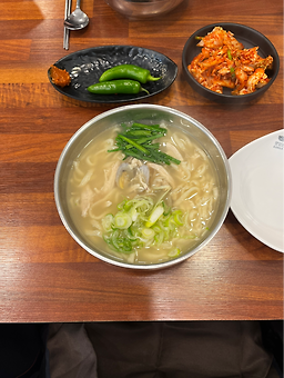 Useongdakkalguksu (우성닭칼국수) 3