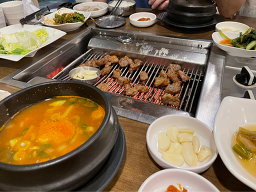 Yumyeonghanmokdonggalbi (유명한목동갈비) 2