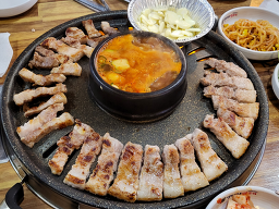 Eongteorisaenggogi (엉터리생고기) 2