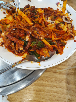 Gimmyeongjanakjimadangdongtanjeom (김명자낙지마당동탄점) 1