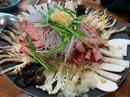 Haedeunijeongol (해드니전골) 2