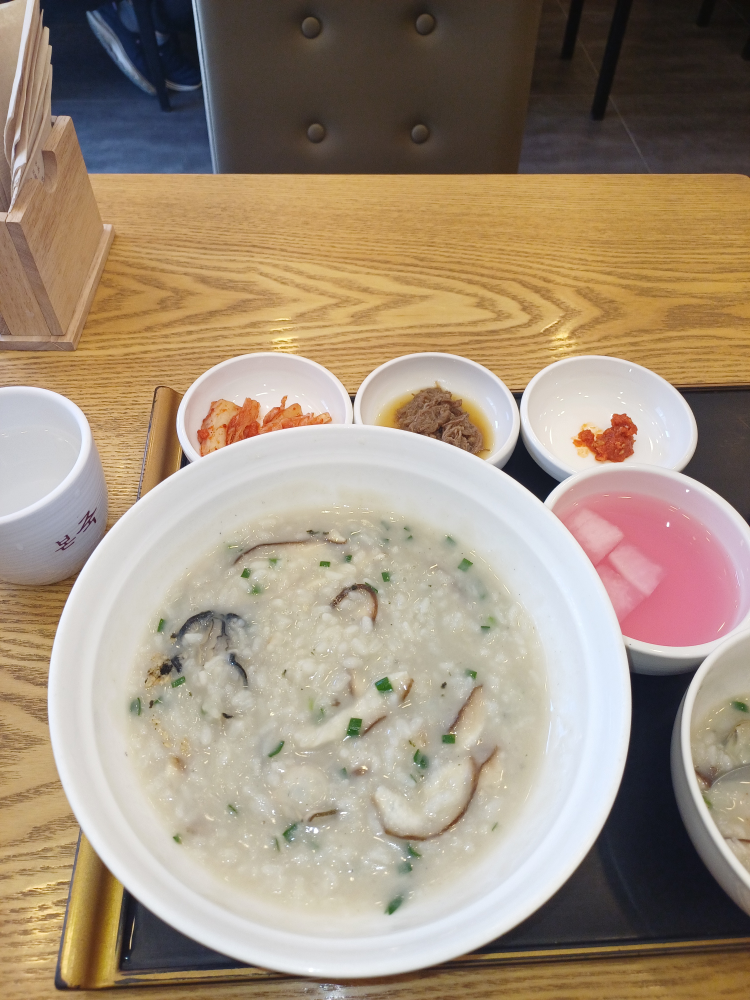 본죽 교대역지파이브점 대표 사진
