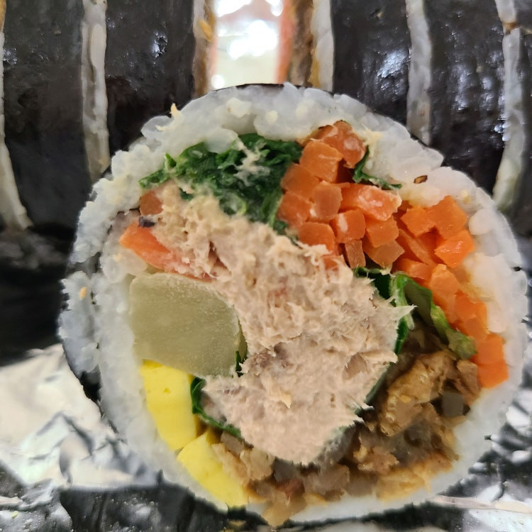 Bangbaegimbap (방배김밥) 1