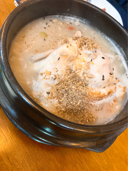 Songhwasamgyetang (송화삼계탕) 2