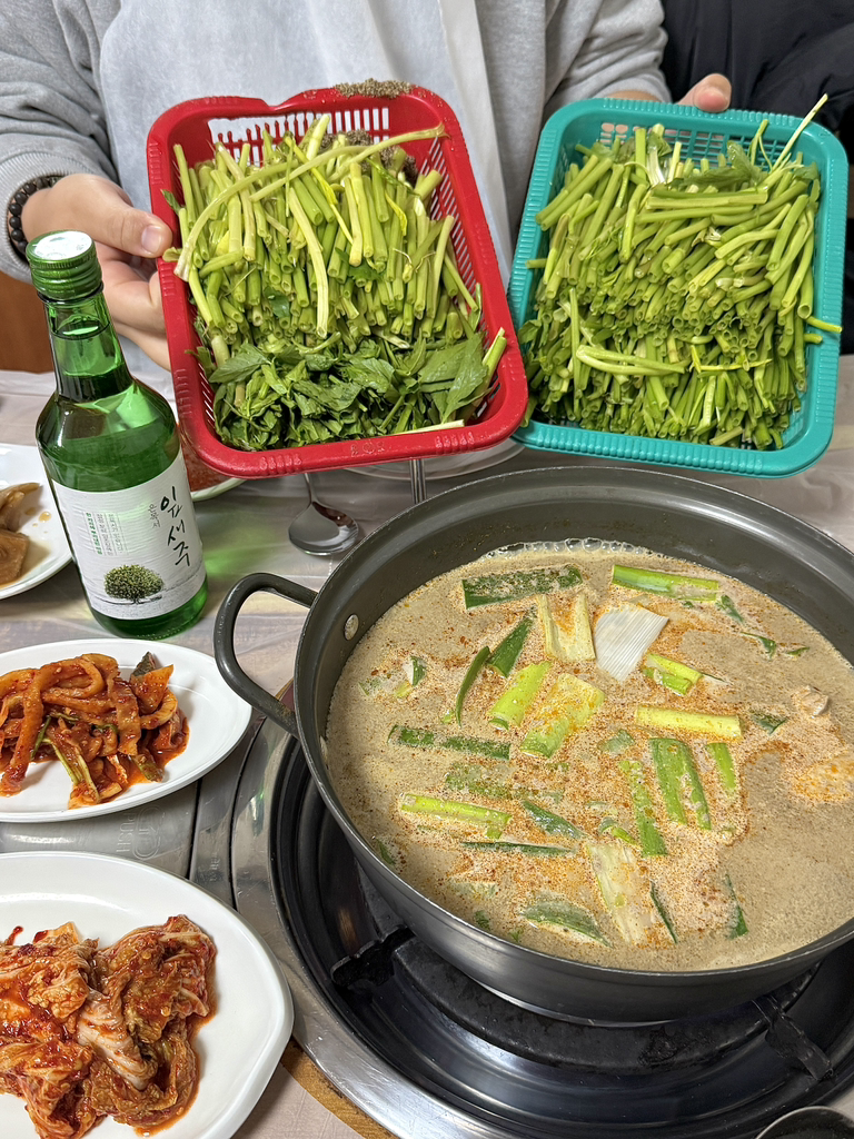 Yeongsangangoritang (영산강오리탕) 1