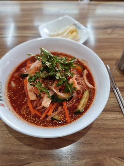 Manghyangbibimguksu (망향비빔국수) 1