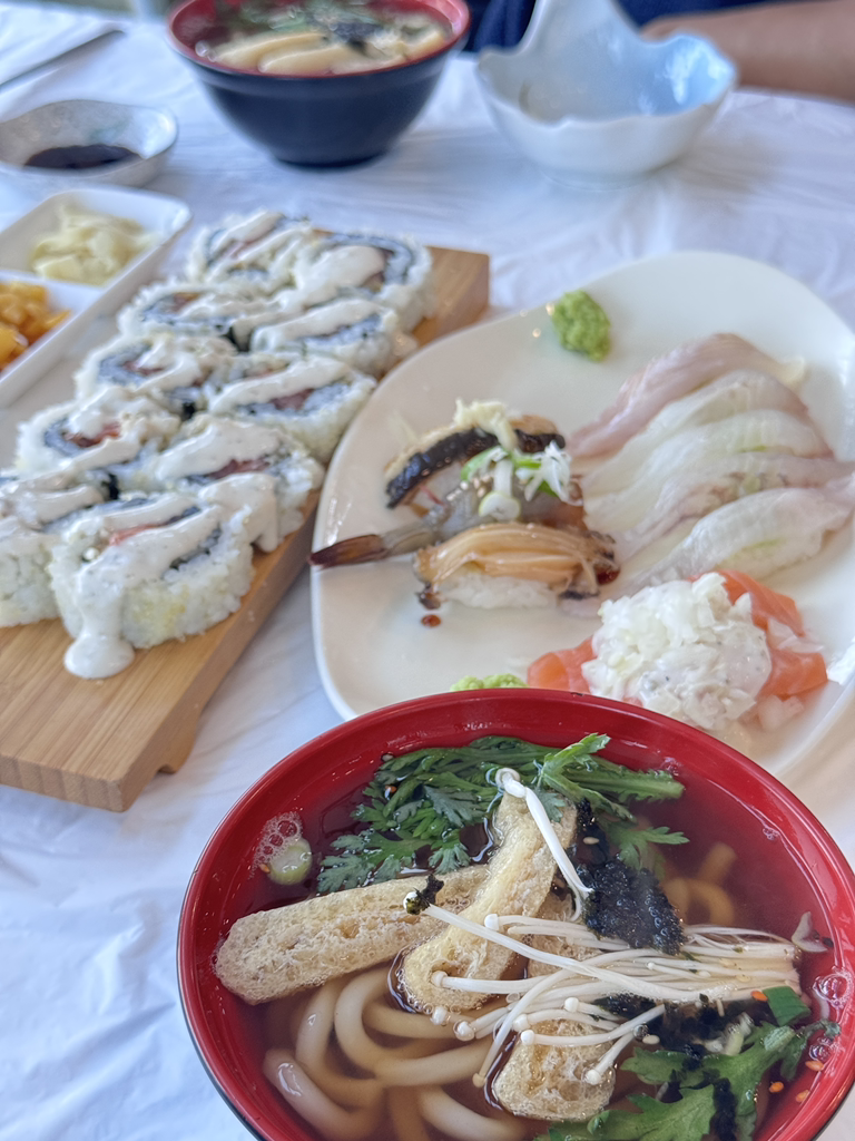 Yunchobap (윤초밥) 2