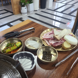 Sotttukkeonggui (솥뚜껑구이) 3