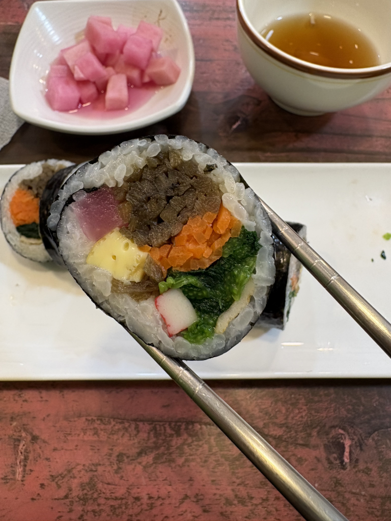 Danpungaegimbap (단풍애김밥) 1