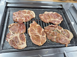 77dwaejisutbulgalbi (77돼지숯불갈비) 3