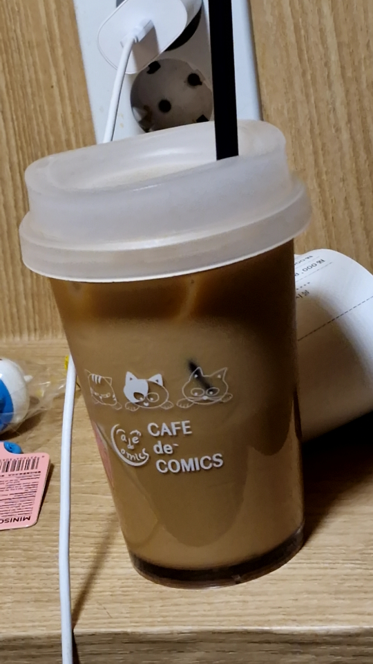 카페데코믹스 홍대점 대표 사진
