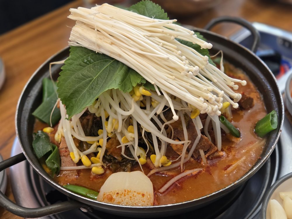 Sinsagolgamjatang (신사골감자탕) 3