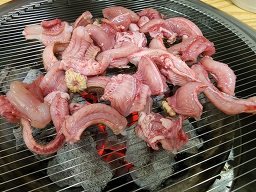 Sagyejeolsutbuljangeogui (사계절숯불장어구이) 1