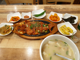 Yunganeyongdaerihwangtaeguk (윤가네용대리황태국) 2