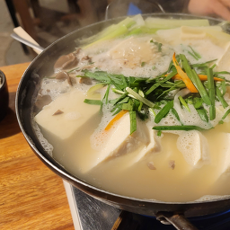 Dubumandeuneunjip (두부만드는집) 3