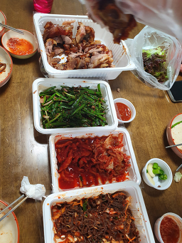 Chakhanjokbal (착한족발) 2