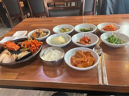Sintobulibossam (신토불이보쌈) 3