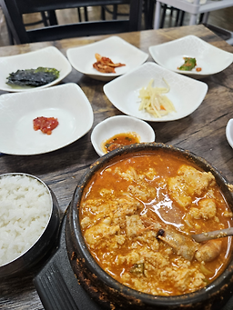Oedongmaetdolsundubu (외동맷돌순두부) 2