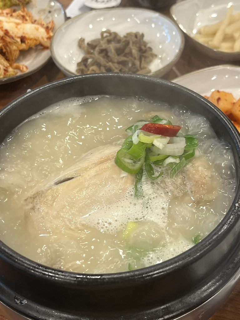 Dongbaeksamgyetang 6