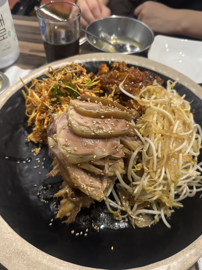 Golmokjokbal (골목족발) 3