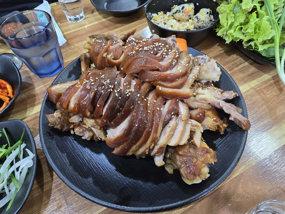 Wonjojangjokbal (원조장족발) 2