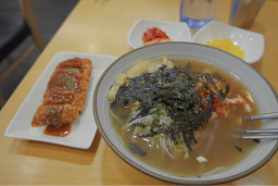 Guksunamujangseungbaegijeom (국수나무장승배기점) 2