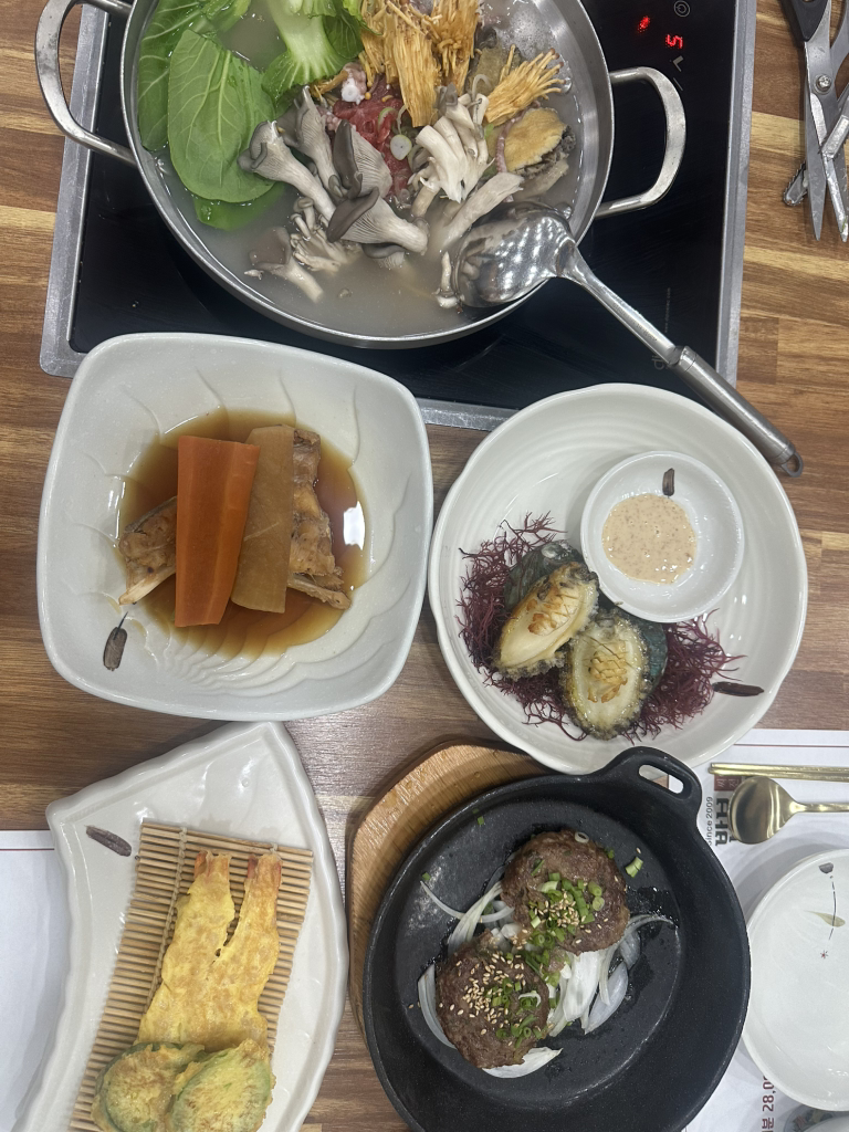 Bapbossiajeonbok (밥보씨아전복) 1
