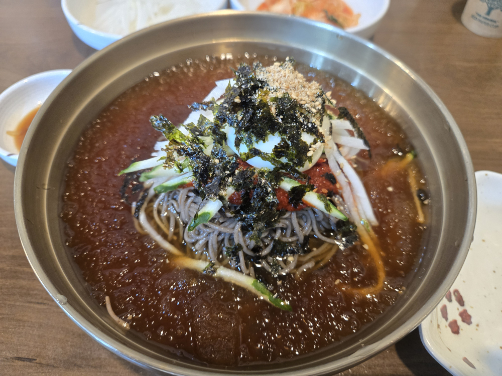 Bongpyeongmakguksu 1