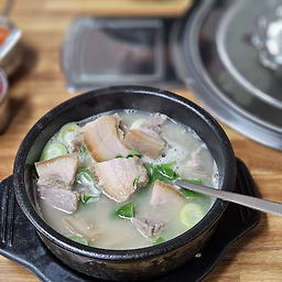 Suwonsundaeguk (수원순대국) 1