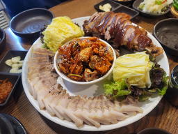 유가네왕족발 4