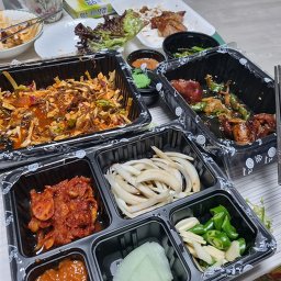 Jangmojokbal (장모족발) 3