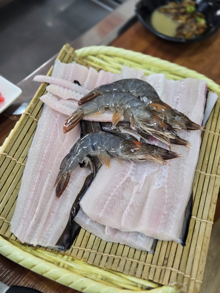 Chamsutsananago, daewangchikin (참숯산아나고, 대왕치킨) 3