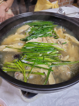 Baekmanbulsamgyetang (백만불삼계탕) 2