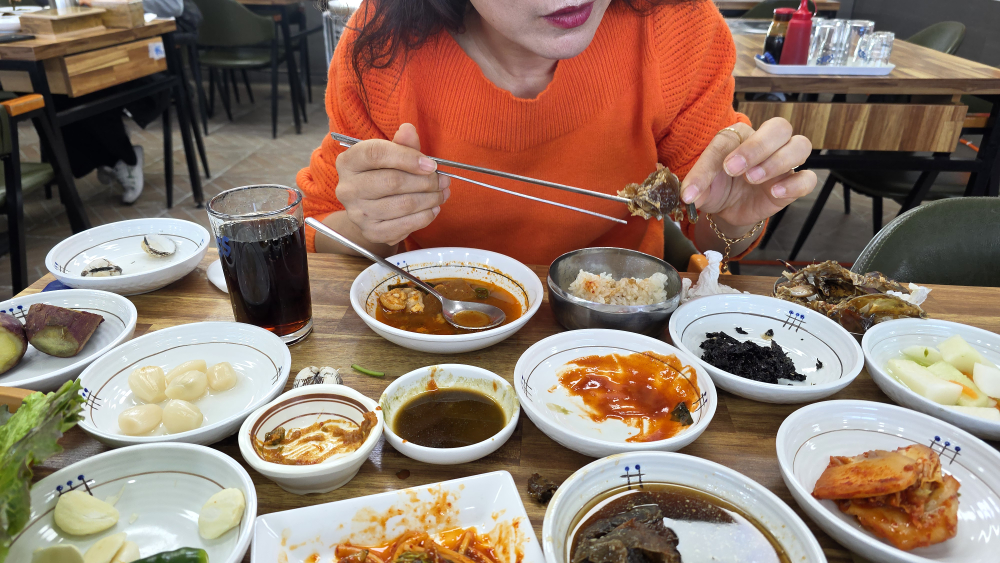 Jeongjanehoetjip (정자네횟집) 2