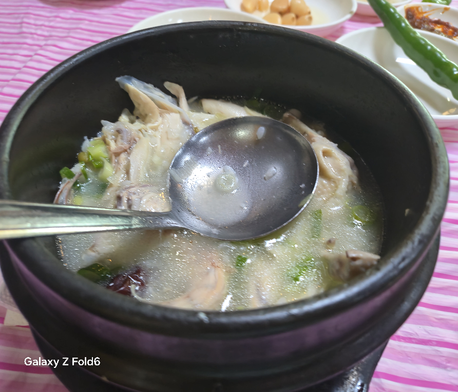 Mulbangasamgyetang (물방아삼계탕) 2