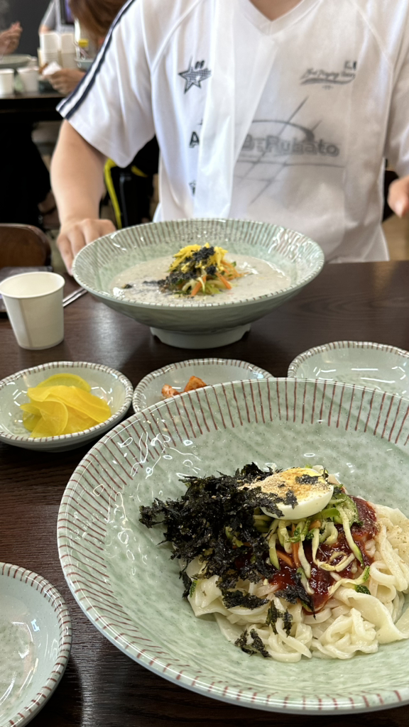 Seonbikalguksu (선비칼국수) 1