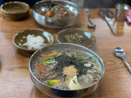Gangreunghaebyeonmemilmakguksu (강릉해변메밀막국수) 2