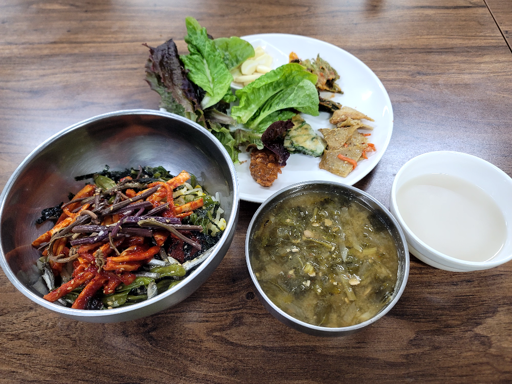 Yukilsundubujeongsik (육일순두부정식) 2
