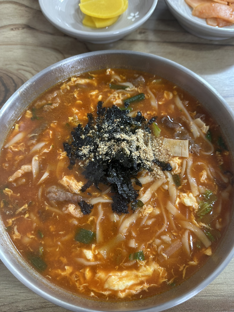 Palbokkalguksu (팔복칼국수) 1