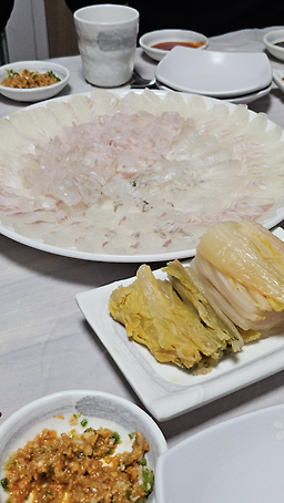 Ilchulhoetjip (일출횟집) 1