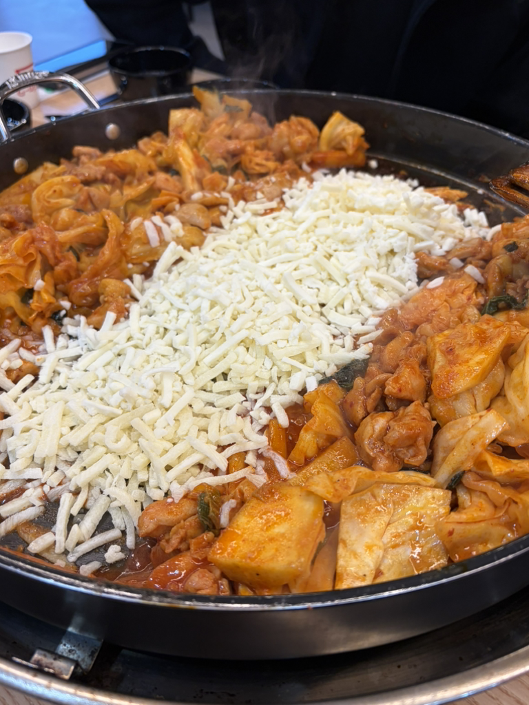Oneuldodakgalbi (오늘도닭갈비) 1