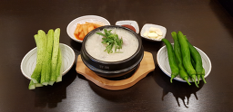 Gyeongbokgungsamgyetang (경복궁삼계탕) 2