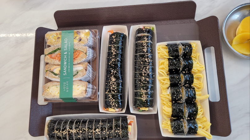 Noranggimbap (노랑김밥) 1