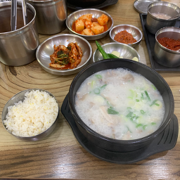 Gabojatojongsundaegukbap (가보자토종순대국밥) 2