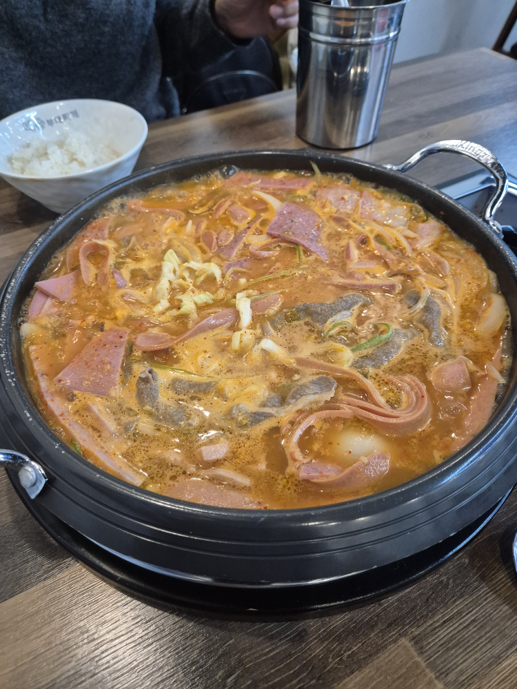 빅쭌부대찌개 1