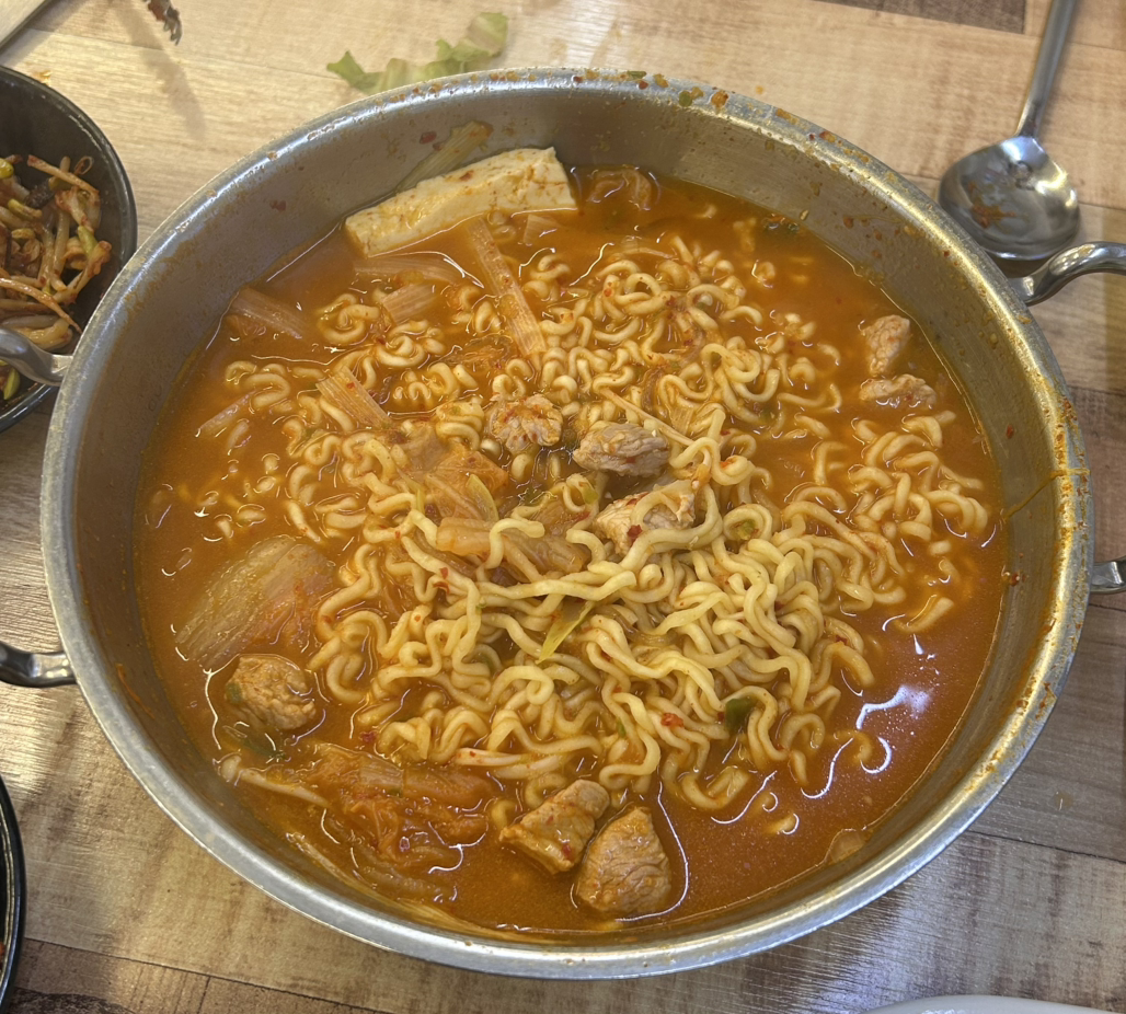 Myeongdongdwaejijjigae (명동돼지찌개) 3