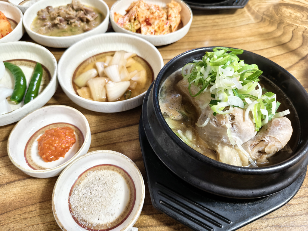 Paldosamgyetang (팔도삼계탕) 2