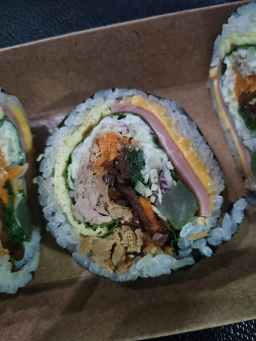 Pudeukapeimgimbap (푸드카페임김밥) 3